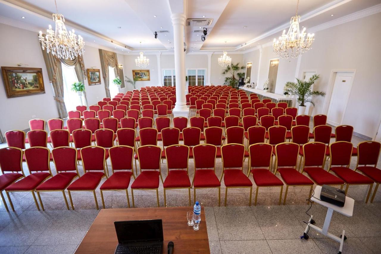 Parisel Palace Centrum Konferencyjno-Wypoczynkowe Klimki Pod Lukowem Esterno foto