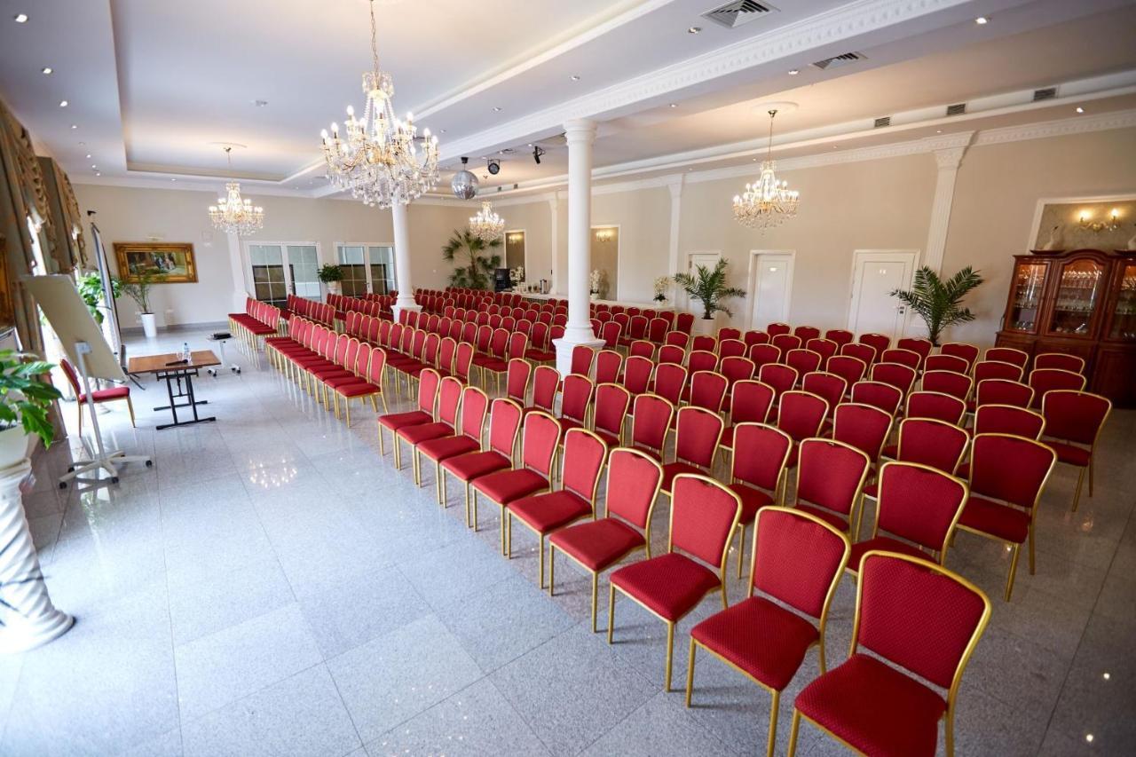 Parisel Palace Centrum Konferencyjno-Wypoczynkowe Klimki Pod Lukowem Esterno foto