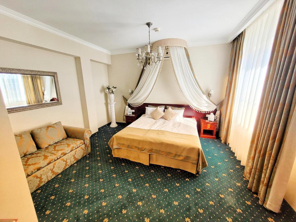 Parisel Palace Centrum Konferencyjno-Wypoczynkowe Klimki Pod Lukowem Esterno foto